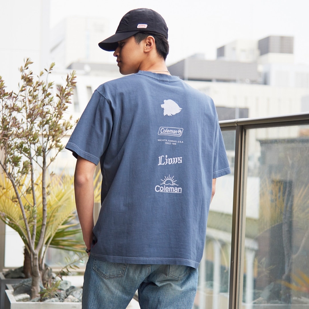 Coleman×LIONS TEE BLUE GRAY(S): Tシャツ | 埼玉西武ライオンズ公式